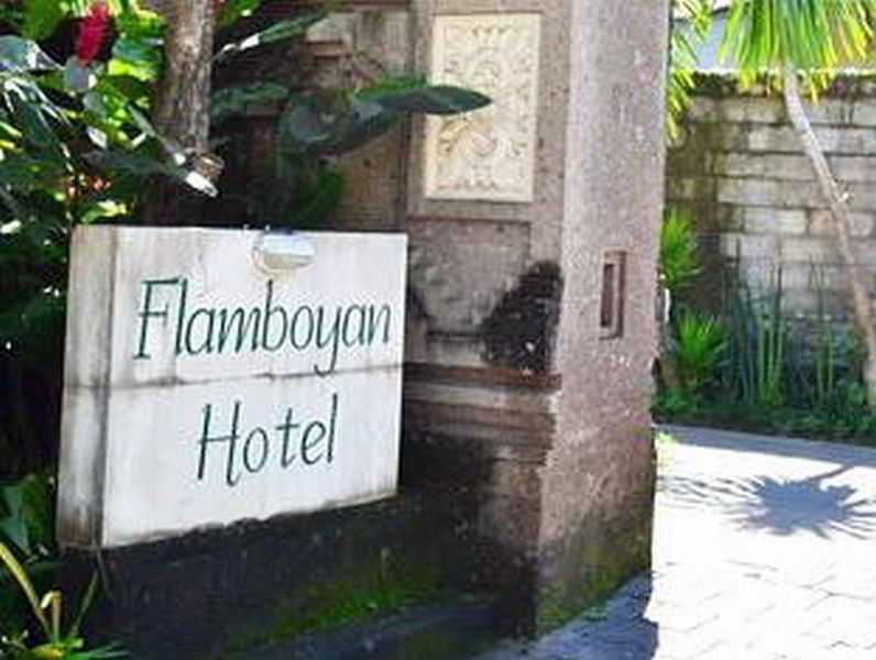 Flamboyan Hotel Кута Екстериор снимка