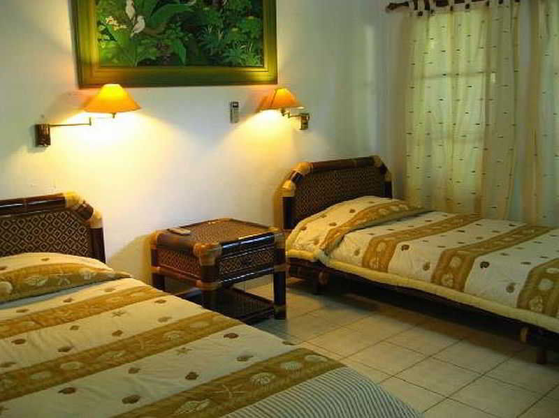 Flamboyan Hotel Кута Екстериор снимка