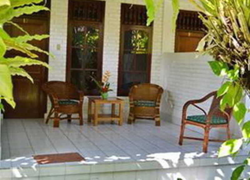 Flamboyan Hotel Кута Екстериор снимка