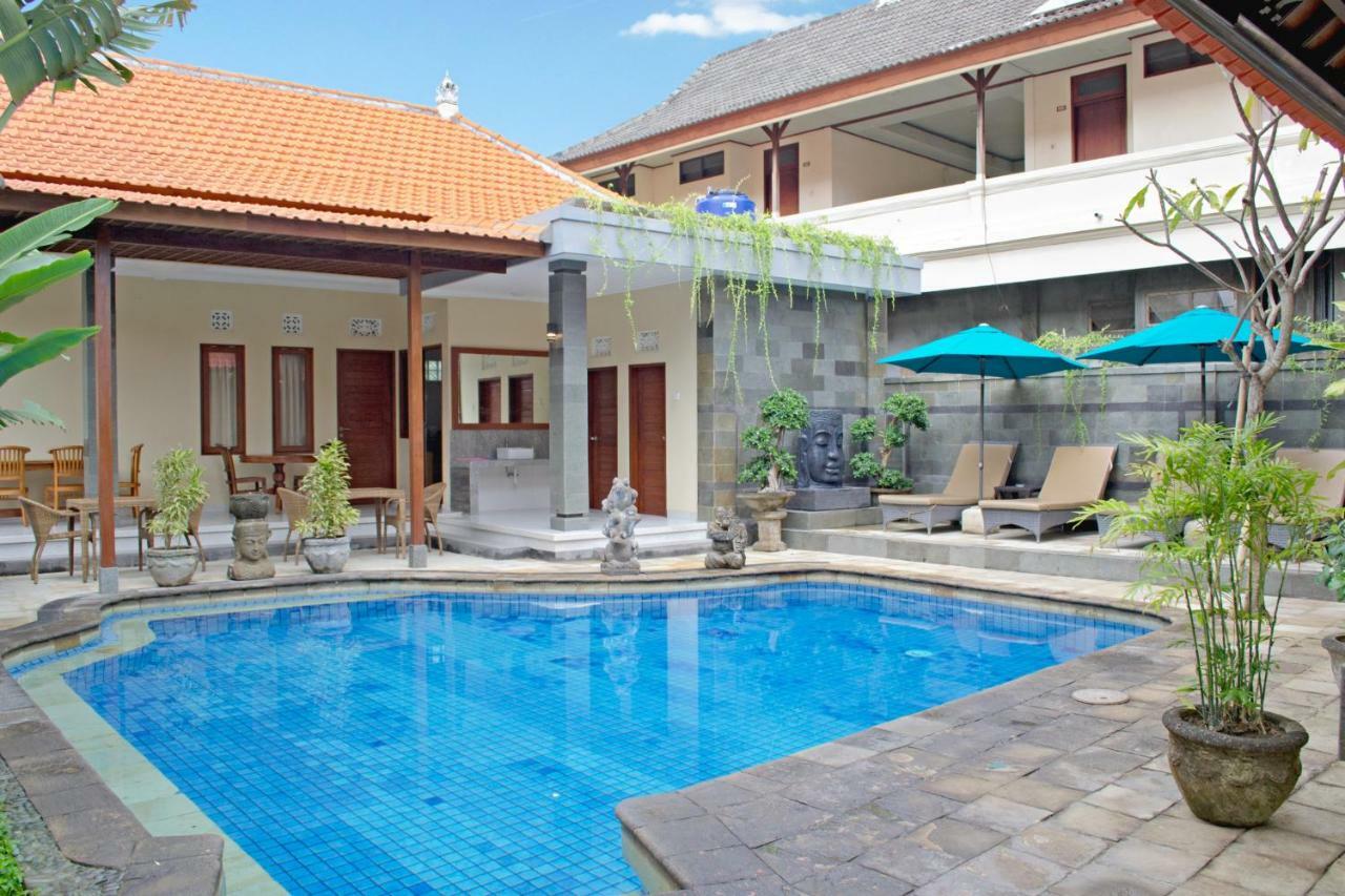 Flamboyan Hotel Кута Екстериор снимка